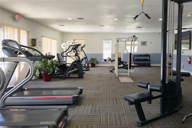 5201 Geneva Way 211, Doral, FL 33166