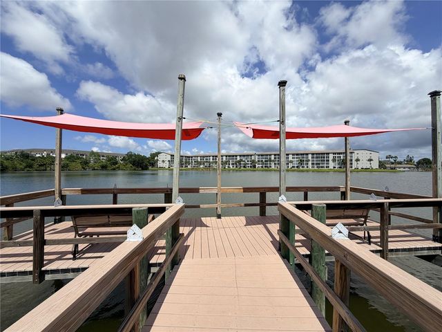 3621 LAKE BAYSHORE DRIVE J-403, Bradenton, FL 34205