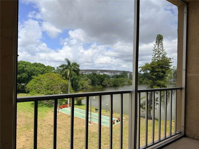3621 LAKE BAYSHORE DRIVE J-403, Bradenton, FL 34205