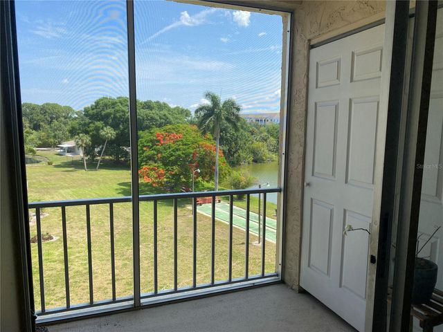 3621 LAKE BAYSHORE DRIVE J-403, Bradenton, FL 34205
