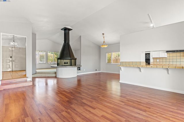 1326 Fascination Cir, Richmond, CA 94803