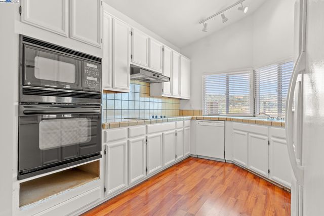 1326 Fascination Cir, Richmond, CA 94803