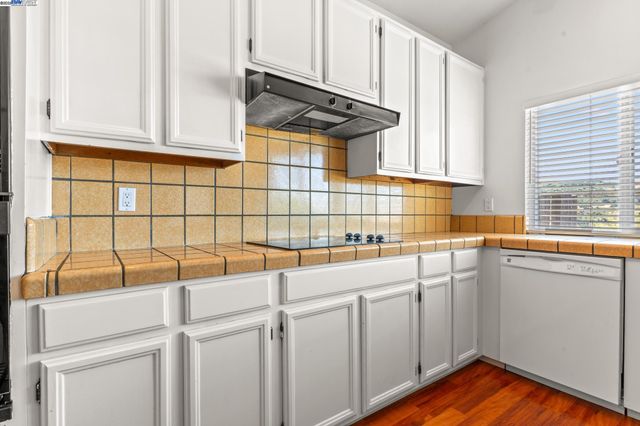 1326 Fascination Cir, Richmond, CA 94803