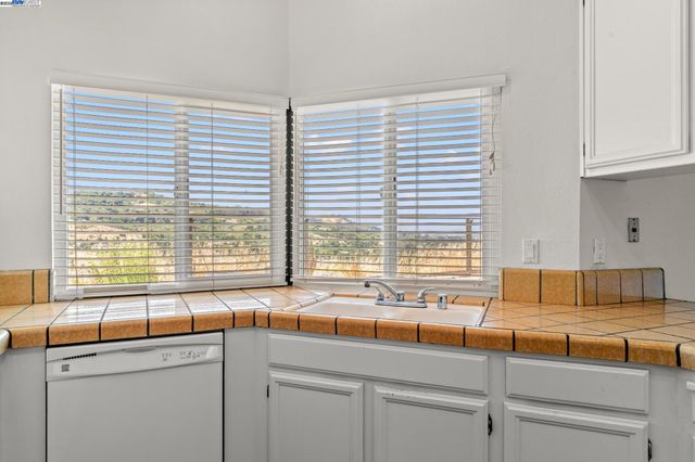 1326 Fascination Cir, Richmond, CA 94803