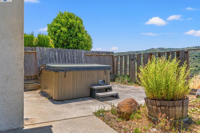 1326 Fascination Cir, Richmond, CA 94803