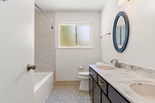 1326 Fascination Cir, Richmond, CA 94803