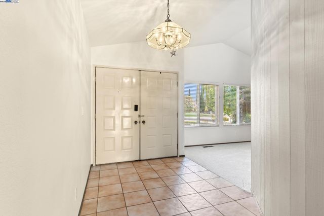1326 Fascination Cir, Richmond, CA 94803