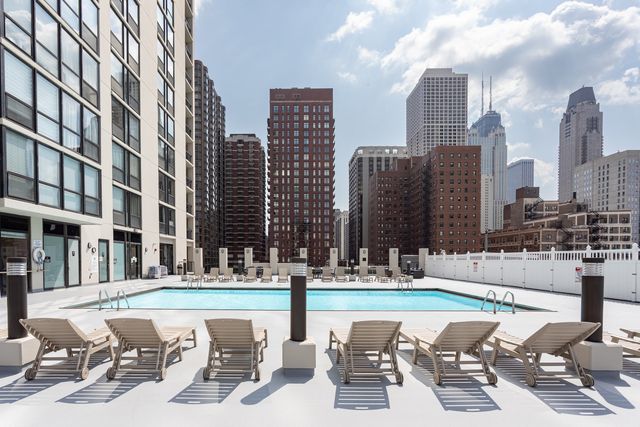 1122 N Clark Street 3902, Chicago, IL 60610