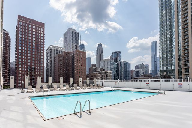 1122 N Clark Street 3902, Chicago, IL 60610