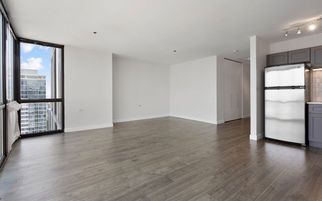 1122 N Clark Street 3902, Chicago, IL 60610