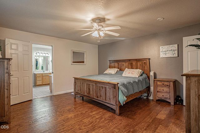 1025 Anglers Place, Shady Cove, OR 97539