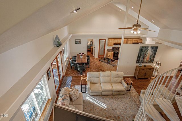 1025 Anglers Place, Shady Cove, OR 97539