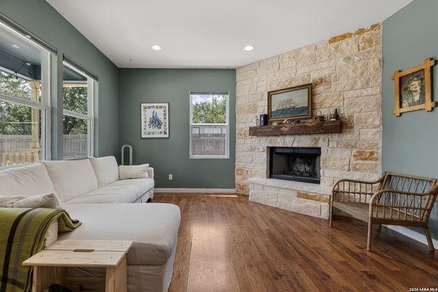 1296 Hedgestone, Canyon Lake, TX 78133