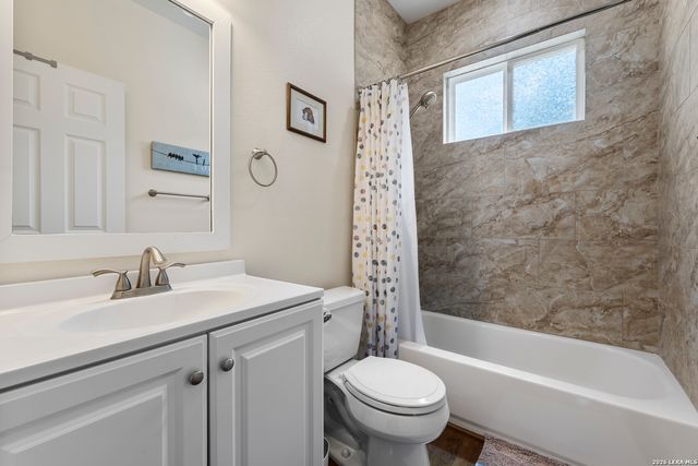 1296 Hedgestone, Canyon Lake, TX 78133