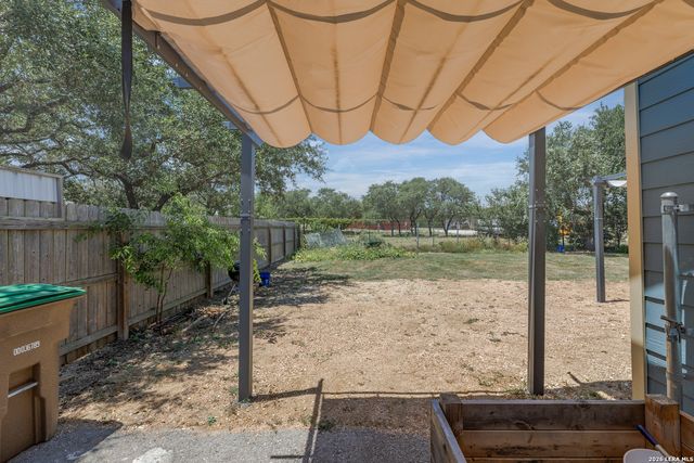 1296 Hedgestone, Canyon Lake, TX 78133