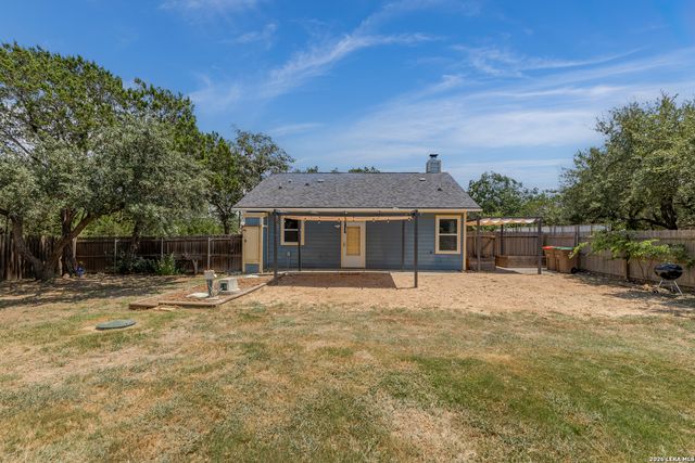 1296 Hedgestone, Canyon Lake, TX 78133