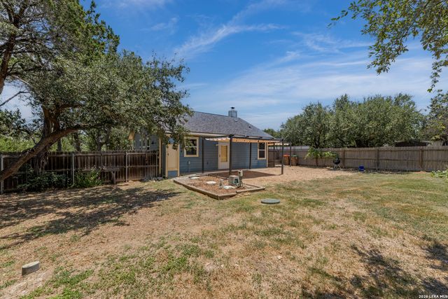 1296 Hedgestone, Canyon Lake, TX 78133