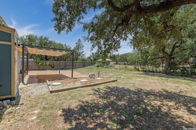 1296 Hedgestone, Canyon Lake, TX 78133