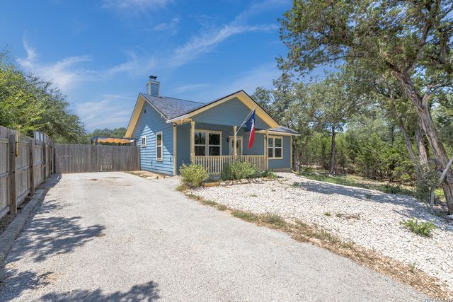 1296 Hedgestone, Canyon Lake, TX 78133