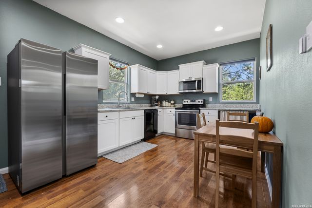 1296 Hedgestone, Canyon Lake, TX 78133