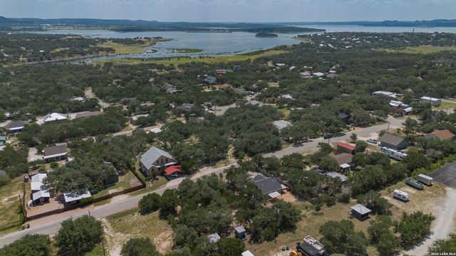 1296 Hedgestone, Canyon Lake, TX 78133