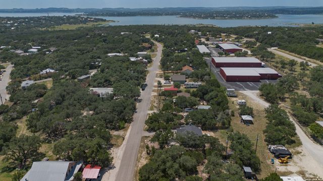 1296 Hedgestone, Canyon Lake, TX 78133