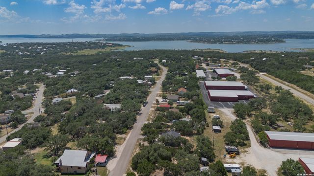 1296 Hedgestone, Canyon Lake, TX 78133
