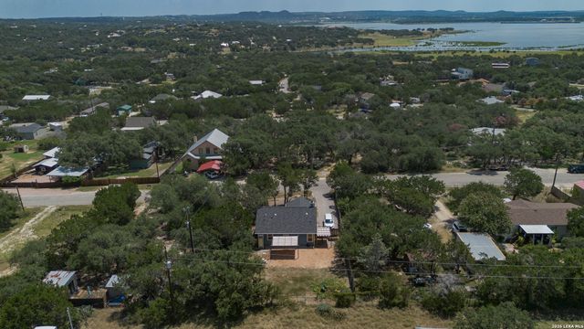 1296 Hedgestone, Canyon Lake, TX 78133