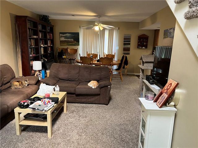 411-413 Spring Avenue, Liberty, MO 64068