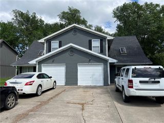 411-413 Spring Avenue, Liberty, MO 64068