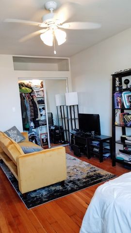 4764 N Virginia Avenue 208, Chicago, IL 60625