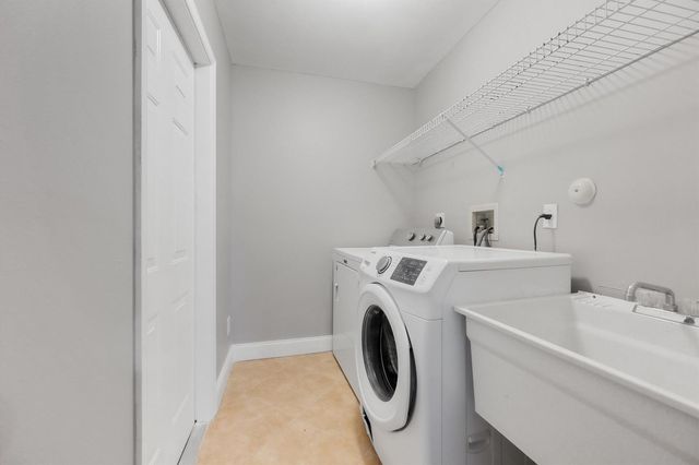 1851 Oak Berry Circle, Wellington, FL 33414