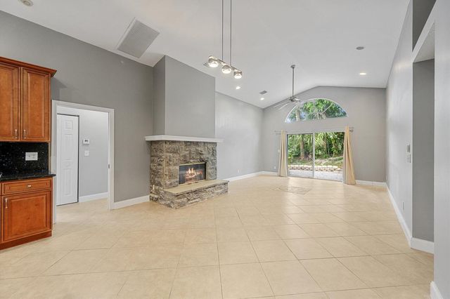 1851 Oak Berry Circle, Wellington, FL 33414