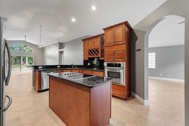 1851 Oak Berry Circle, Wellington, FL 33414