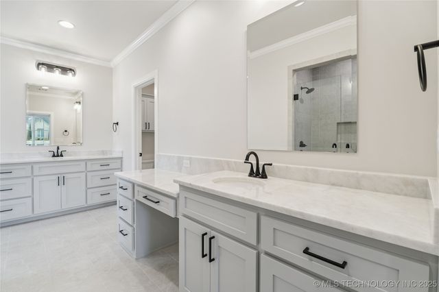 6322 N Wildwood Lane, Owasso, OK 74055