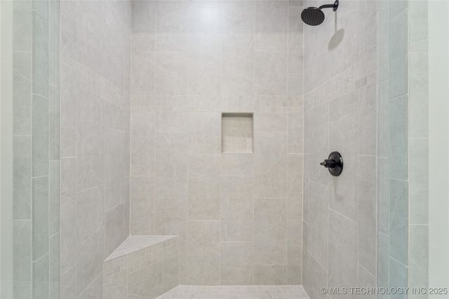 6322 N Wildwood Lane, Owasso, OK 74055