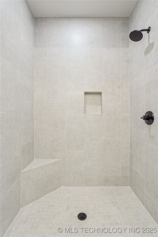 6322 N Wildwood Lane, Owasso, OK 74055