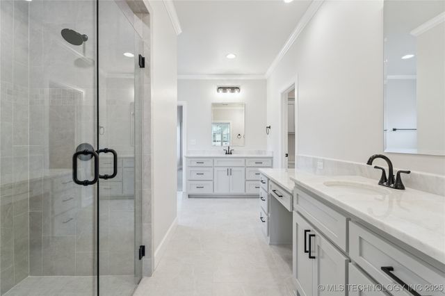 6322 N Wildwood Lane, Owasso, OK 74055