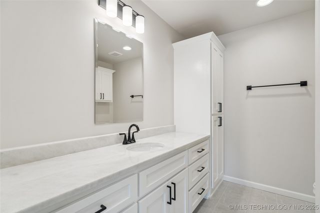 6322 N Wildwood Lane, Owasso, OK 74055