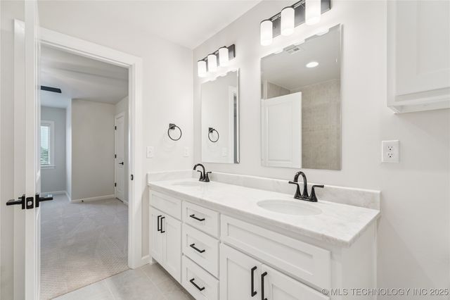 6322 N Wildwood Lane, Owasso, OK 74055