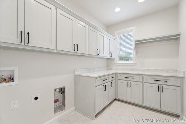 6322 N Wildwood Lane, Owasso, OK 74055