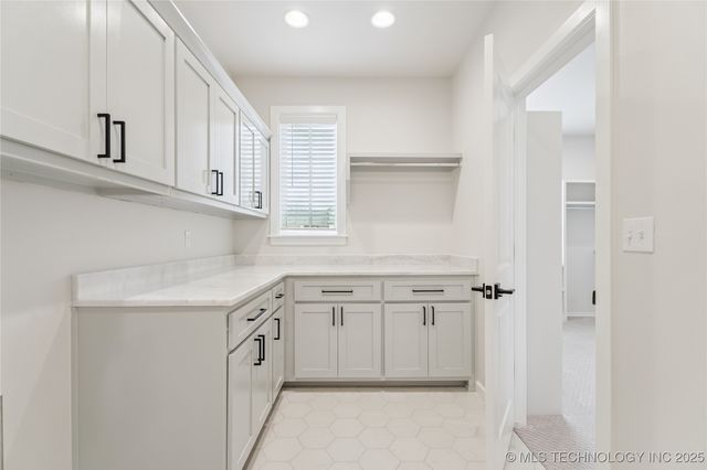 6322 N Wildwood Lane, Owasso, OK 74055