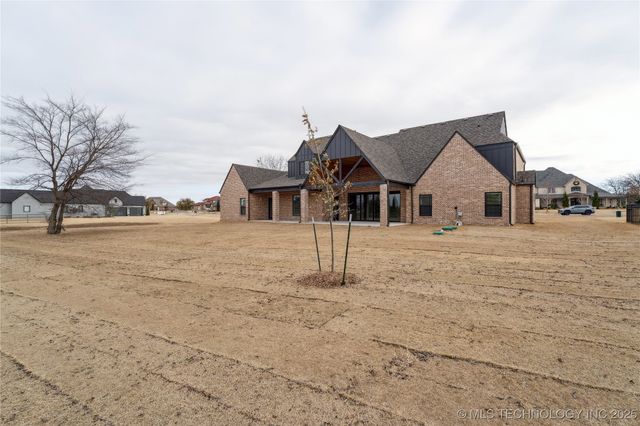 6322 N Wildwood Lane, Owasso, OK 74055