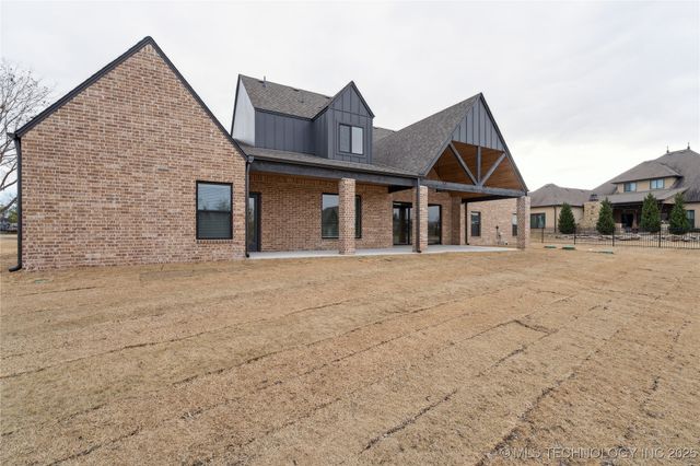 6322 N Wildwood Lane, Owasso, OK 74055