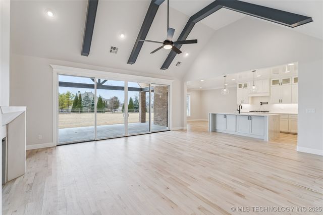 6322 N Wildwood Lane, Owasso, OK 74055