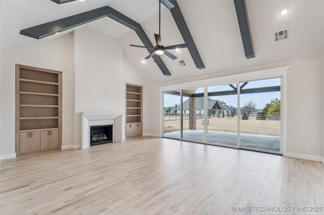 6322 N Wildwood Lane, Owasso, OK 74055