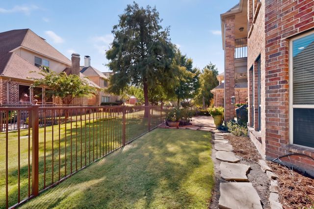 20 Glistening Pond Drive, Frisco, TX 75034