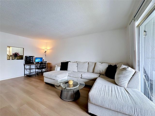 5507 FOUNTAIN LAKE CIRCLE B206, Bradenton, FL 34207