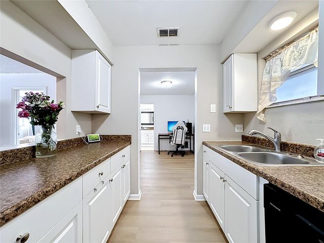 5507 FOUNTAIN LAKE CIRCLE B206, Bradenton, FL 34207