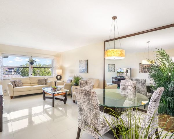 3406 NW 49th Avenue 608, Lauderdale Lakes, FL 33319